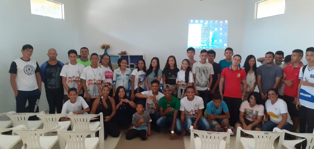 Jovens e adolescentes participam de roda de conversa com o tema da CAMPANHA JOVEM ELEITOR.